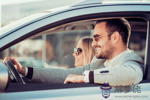 做夢夢見自己開車?夢見自己開車撞到人怎麼解釋?