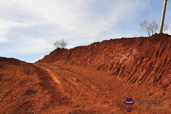 八字戊土日的人性格與運勢 八字戊土日的人性格與運勢