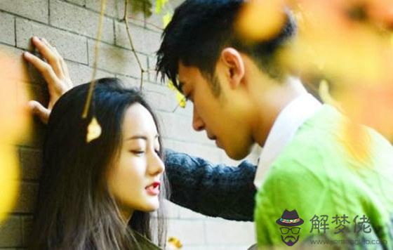 讓男人無法忘記的女人八字.jpg