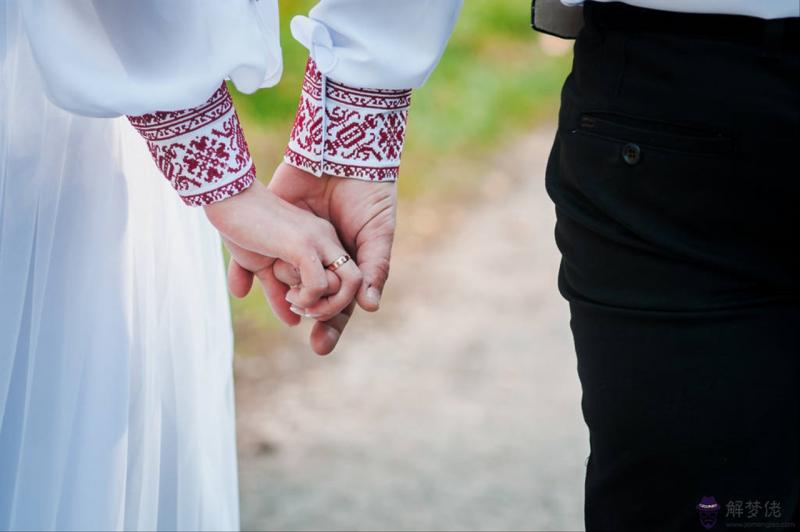 農歷八字算命婚姻配對 姓名婚姻八字配對