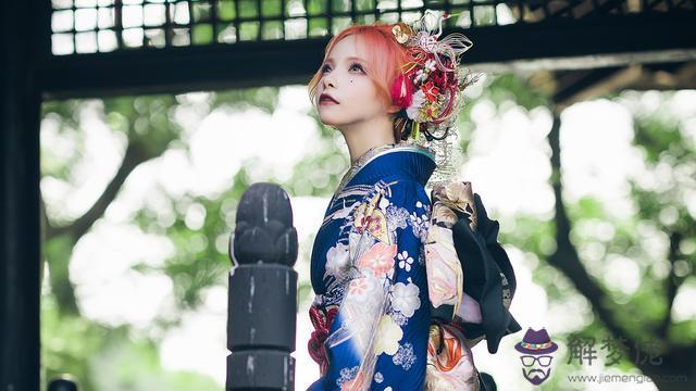 獅子座喜歡上一個人的表現，獅子男喜歡你的表現