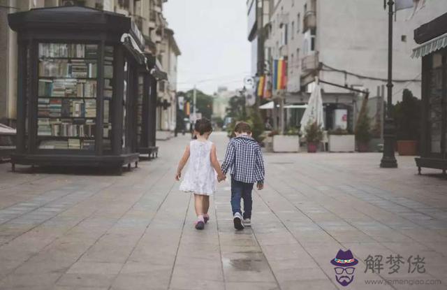 雙魚座男白羊女配對指數，雙魚男對白羊女的感覺