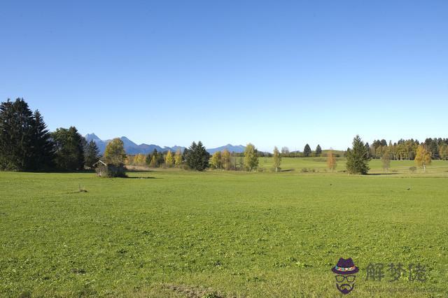 說話做事滴水不漏的男人，滴水不漏是褒貶