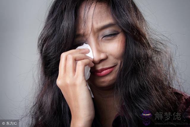 讓巨蟹男最心動的小動作，如何讓巨蟹座主動找你