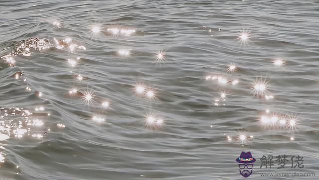 摩羯座渣女玩你的表現，摩羯女會玩的很花嗎