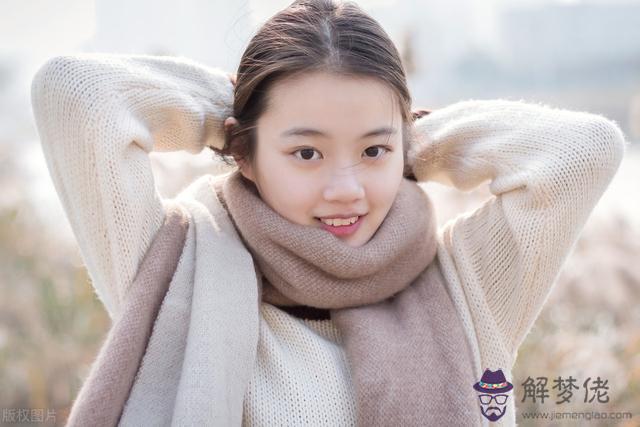 獅子座情人會真心嗎，獅子座男人你越不理他