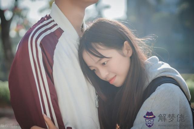 雙魚座一直找你聊天，雙魚男經常找你聊天