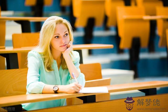 雙魚男不找你要不要主動找他，雙魚男分手后找你