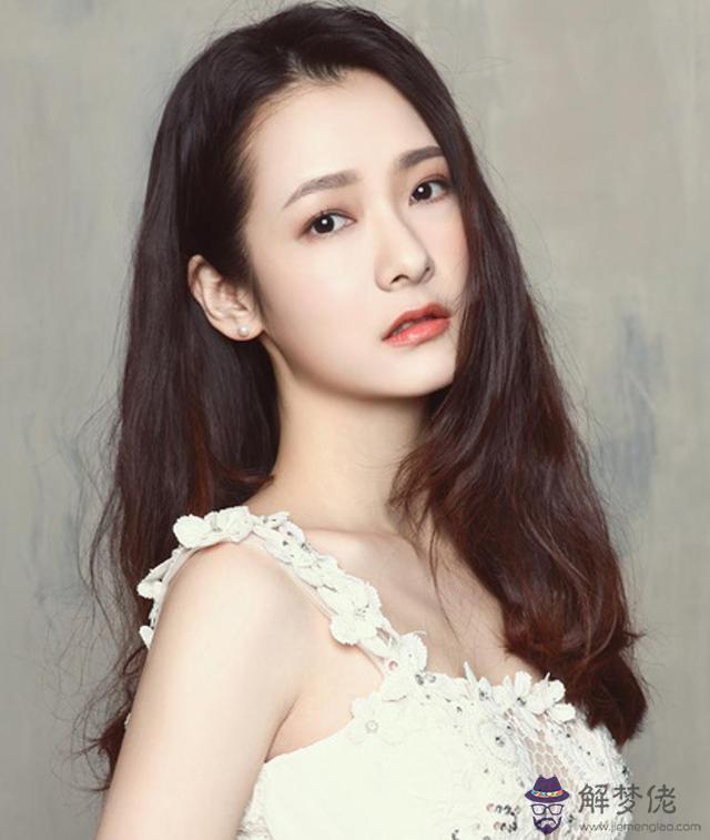 摩羯的城府是一等一的深,摩羯女智慧驚人