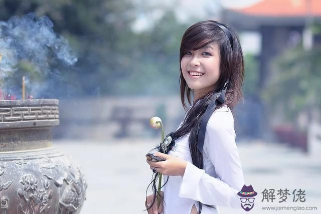 雙子座男生喜歡的類型，雙子男有好感初期表現