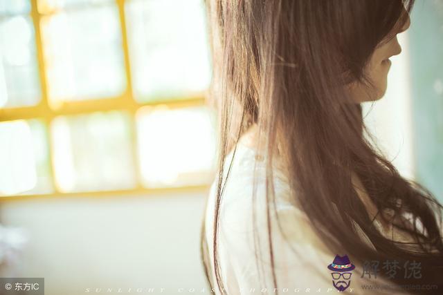 處座女生暗戀的表現，處女座暗戀一個人