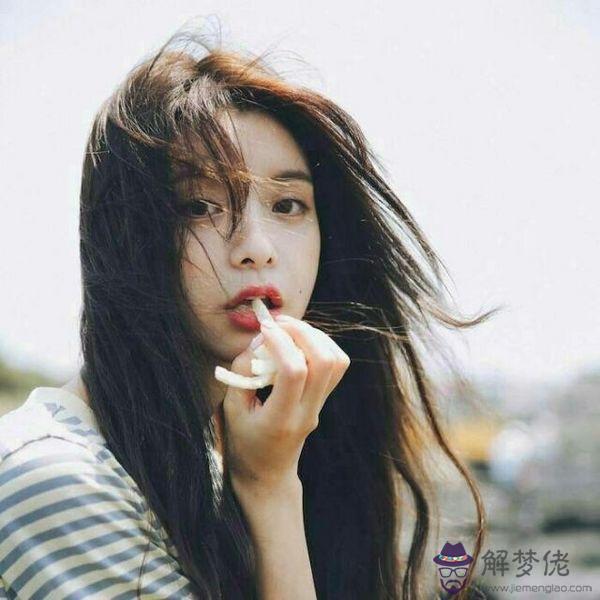 追水瓶女要不要常 他，故意冷落水瓶女