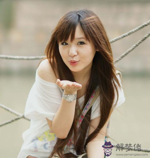 追水瓶女要不要常 他，故意冷落水瓶女