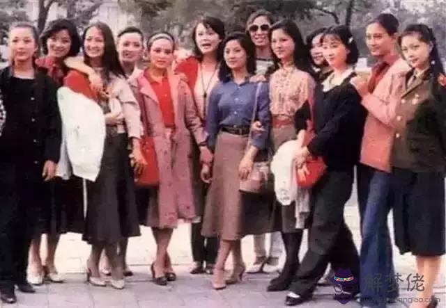 2、女與年婚配:80年屬猴男與90年屬馬女婚配