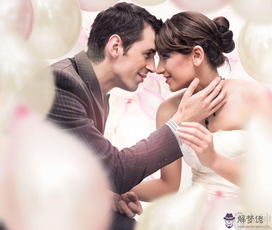 2、男的屬龍女的屬猴是否婚配:屬相婚配：男屬龍和女屬猴相配嗎