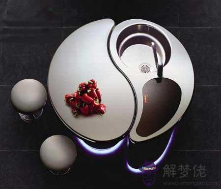 1、65年蛇女，燈火命和66年馬男，天河水命能結婚嗎？求幫助解答！謝謝！