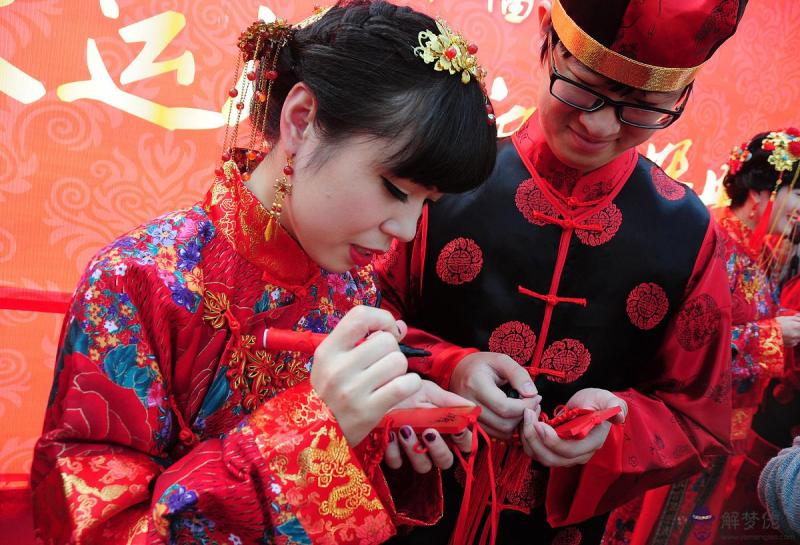3、96年屬豬婚配結婚年齡:男96年屬鼠和女95年屬豬的結婚好嗎?
