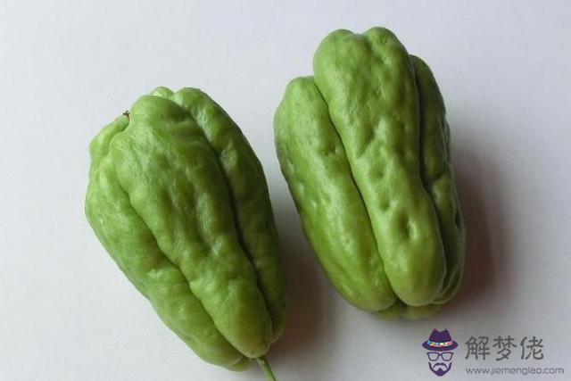 想取個泰國小名，發音簡單點，最好是一個單音的，好聽點。 據說泰國女生習慣用水果起小名。多謝熱心人士。