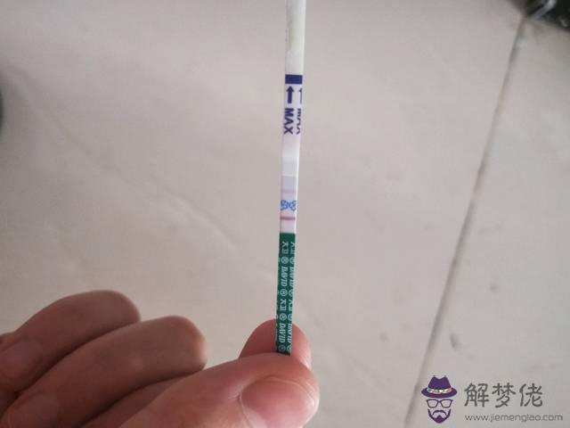 驗孕棒一直都是一深一淺:連續兩次用驗孕棒測都是一深一淺是怎麼回事