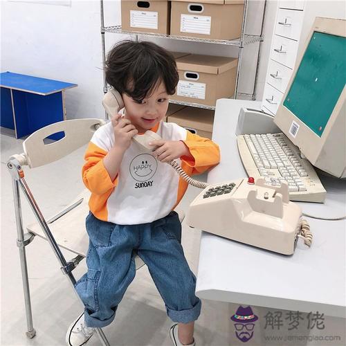 2020年陽歷3月2號上午10點零2生男孩屬鼠 名字。李英霖和李承霖,求高人指點那個更好