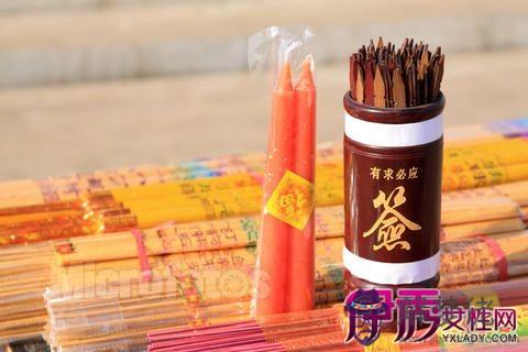 月老姻緣簽在線抽簽:月老姻緣簽40簽問婚戀