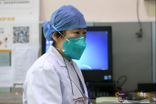 新型肺炎的作文800字:雖然患肺炎但是還堅持不懈的作文
