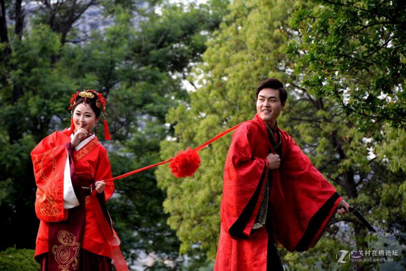 網絡姻緣一線牽下一句:千里姻緣一線牽,求下聯