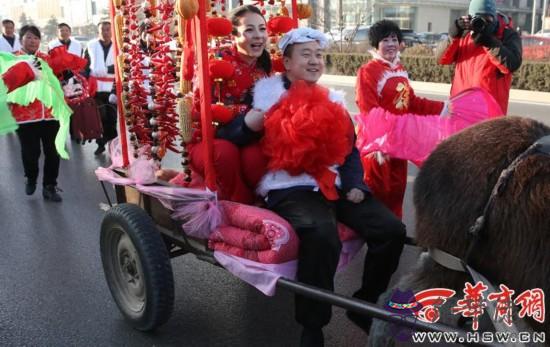 夢見別人結婚場面熱鬧:周公解夢夢到別人結婚代表什麼意思?