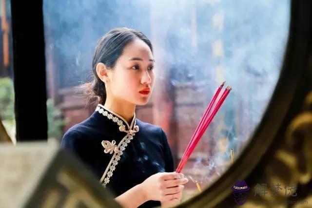 兩個人的姻緣橋段了,請算命的搭了橋就不會離婚嗎?
