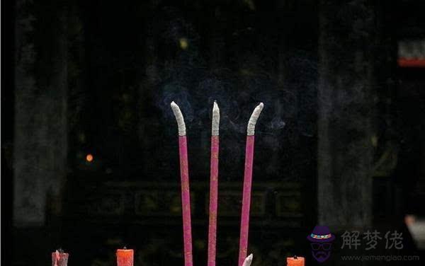 三炷香72圖解:燒香為什麼要燒三柱,三柱香又分別代表什麼?