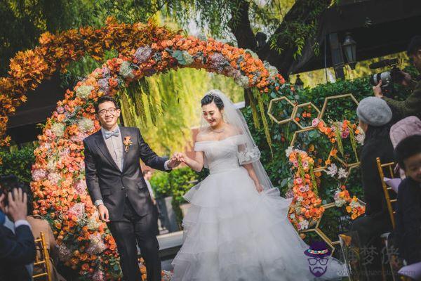 在農村,俗語“男不三,怕屬雞;女不四,怕屬羊”到底是什麼意思?