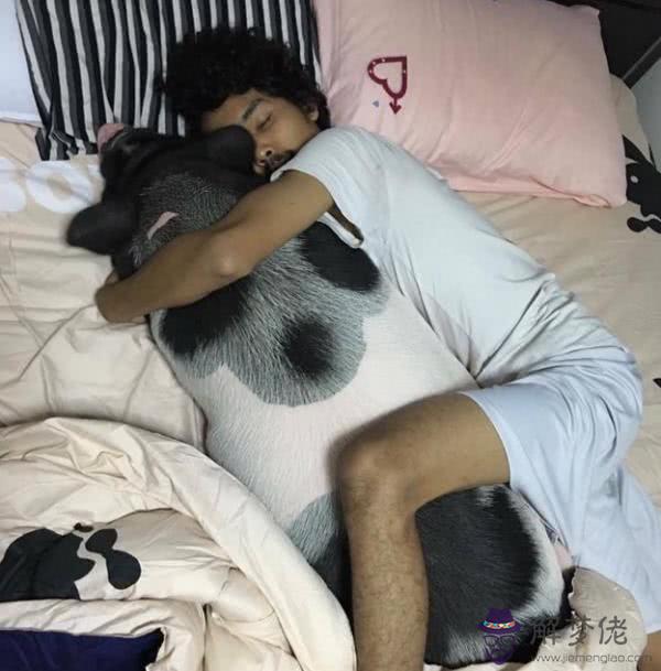 和女朋友睡覺睡不著:和女朋友睡覺她為什麼睡不著(剛才沒說清楚,現在說得更清楚)