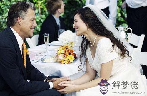 女方出嫁講話:要一個結婚的發言稿,是女方的發言,3分鐘左右,謝謝
