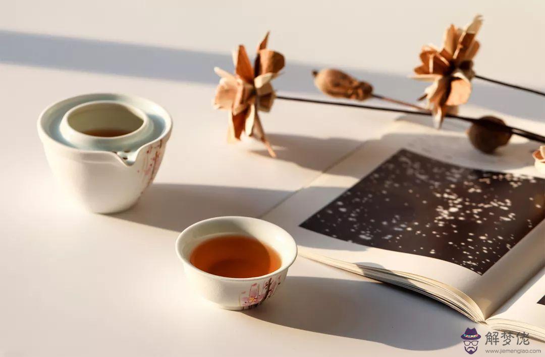 一個人一杯茶唯美句子:雨天品茶的精美句子有哪些?