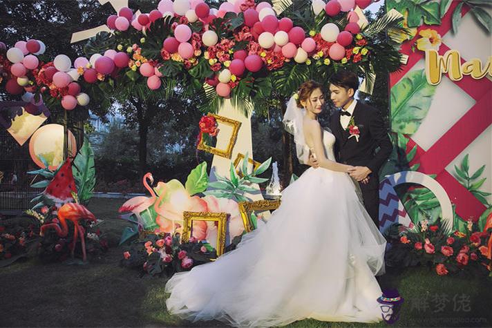 婚慶臺詞大全:婚禮臺詞完整的不要特別簡短的!