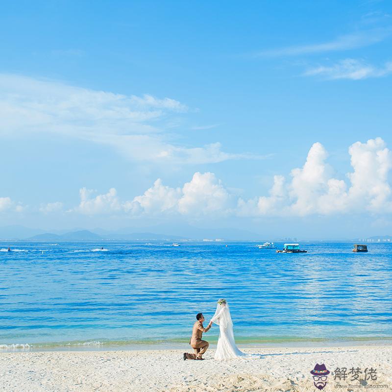 打算去三亞拍婚紗照,有哪些比較好的攝影機構呢?有沒有三亞婚紗攝影排名啥的?