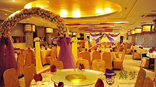 結婚宴席多少錢:沒有錢結婚會幸福嗎?