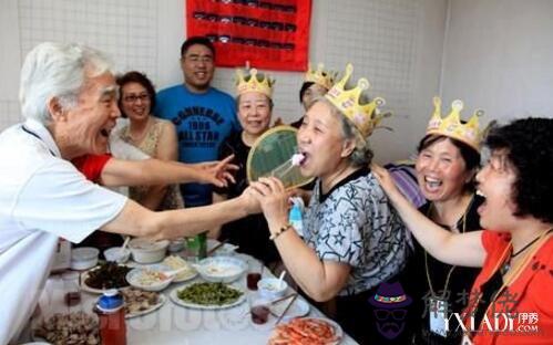 老年人生日祝福語:老人生日的祝福語有哪些成語?