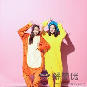 屬雞和屬豬的適合做夫妻嗎:屬雞和屬豬的適合做夫妻嗎