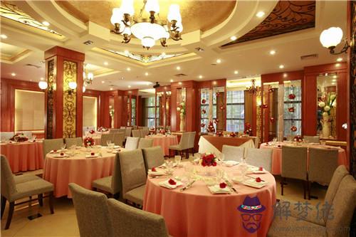 婚宴一桌多少錢:昆明的婚宴酒店一般多少錢一桌?