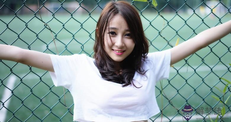 女追男霸氣表白句子:急求女生向男生表白的經典語句?