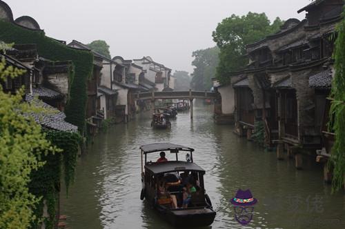 杭州到烏鎮旅游:在外旅游,想去烏鎮玩,是從蘇州去比較近還是從杭州去比較近