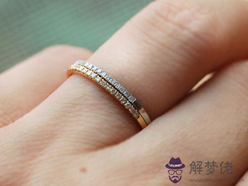 婚戒戴哪個手指:訂婚戒指應該戴在哪個手指?