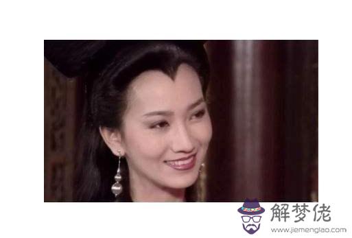 美人尖的女人是貴命嗎:額頭有三個美人尖命相怎樣?
