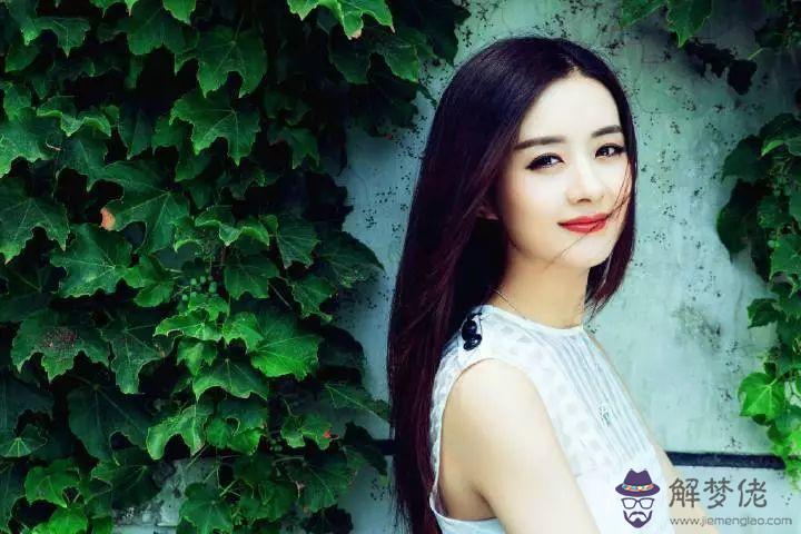 測一測你最像哪位明星:心理測試:選一件喜歡的旗袍,測你的衣品像哪個女明星