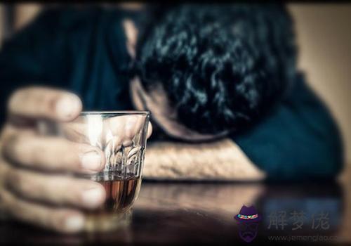 酒后胃難受怎麼辦:喝酒之后胃難受怎麼辦?