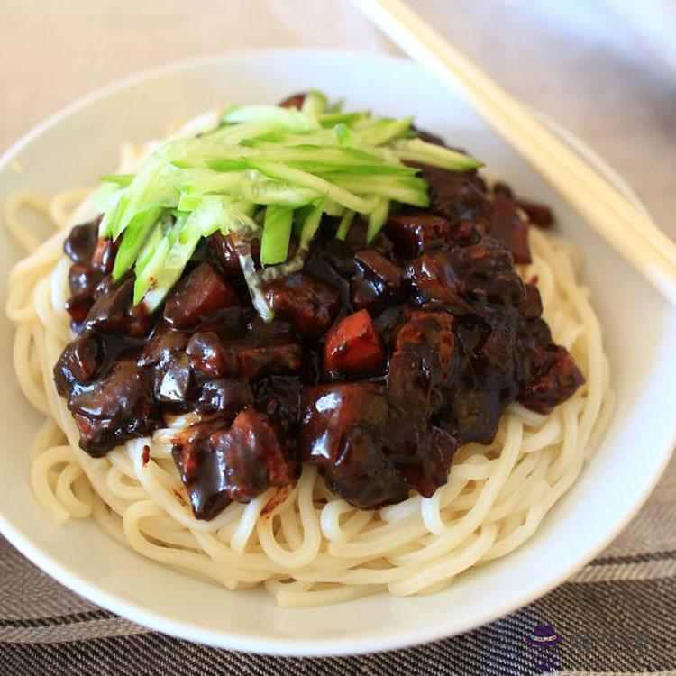 炸醬面用什麼醬:炸醬面用什麼醬好吃？
