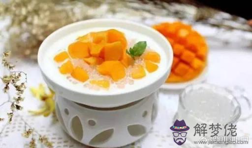 早上與晚上吃燕窩區別:吃燕窩是早餐吃好，還是晚上吃