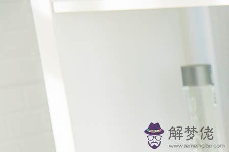 痔瘡不能吃哪些食物:得了痔瘡，不能吃什麼食物