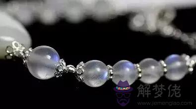 月光石的功效與作用:灰月光石的功效與作用是怎樣的?
